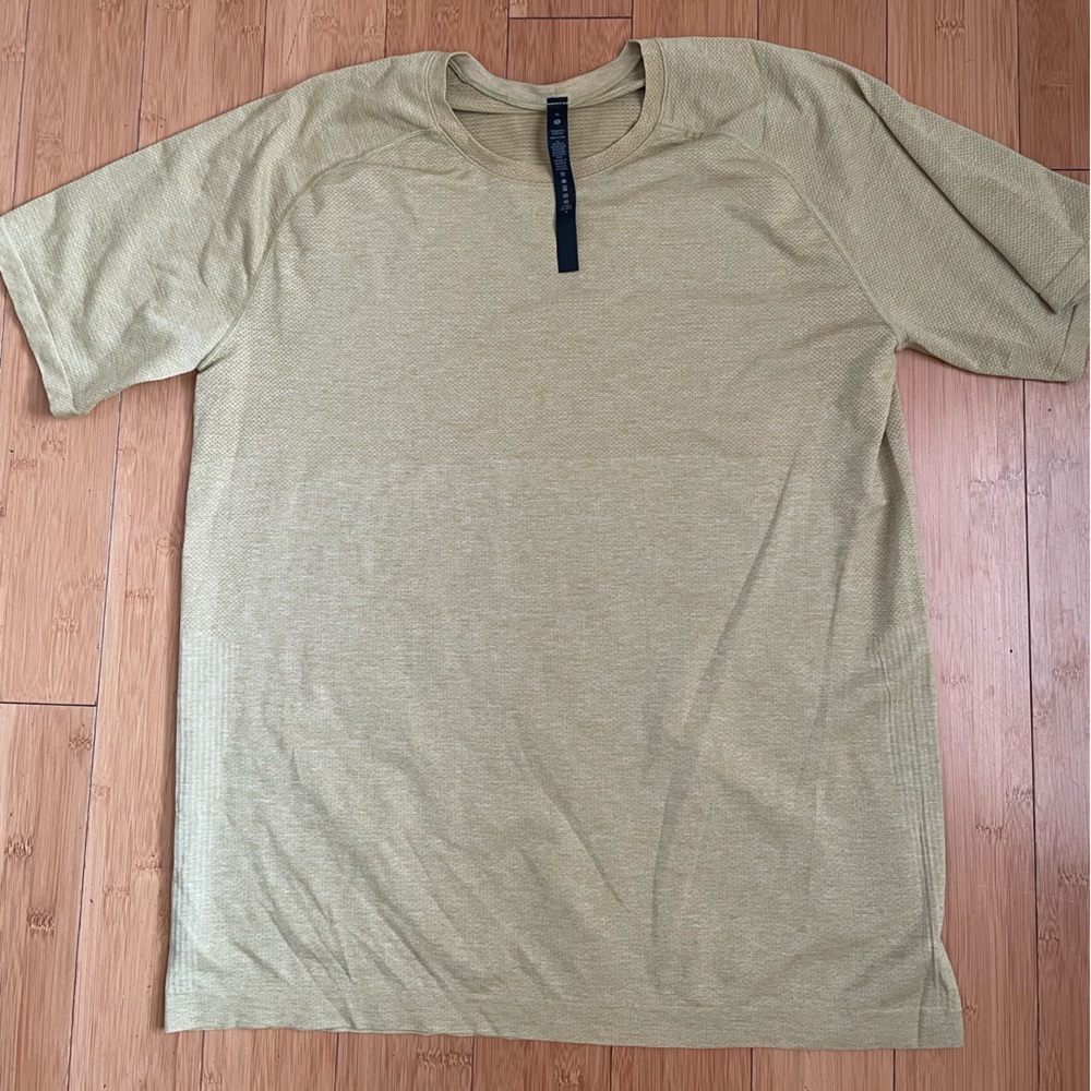Lululemon men’s shirt